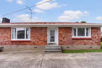 1/11 Miro Road ( Front House), Mangere Bridge