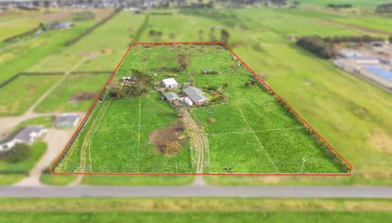 101 Manuka Street, Castlecliff