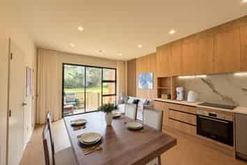 5/8 Lowtherhurst Road, Massey