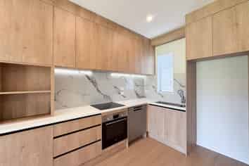 5/8 Lowtherhurst Road, Massey