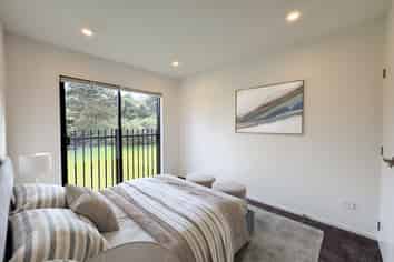 6/8 Lowtherhurst Road, Massey