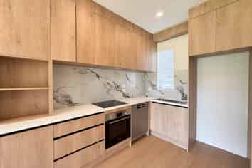 6/8 Lowtherhurst Road, Massey