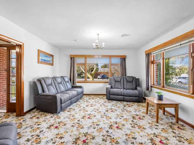 6 Lee Street, Southbridge