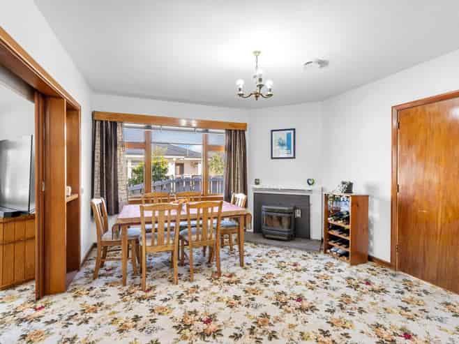 6 Lee Street, Southbridge