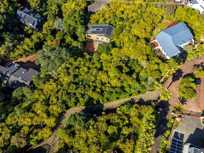 4 Puketutu Rise, Hillsborough