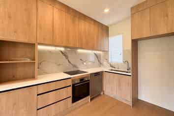 8/8 Lowtherhurst Road, Massey