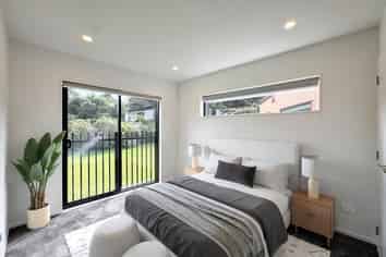 8/8 Lowtherhurst Road, Massey