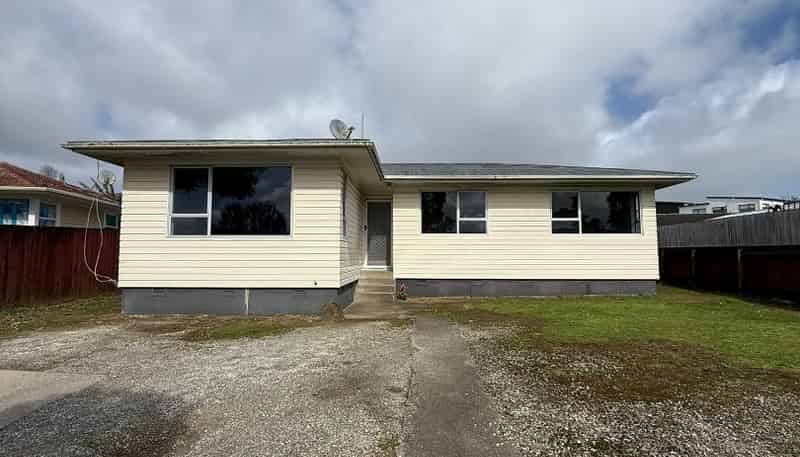80 Windrush Close, Mangere