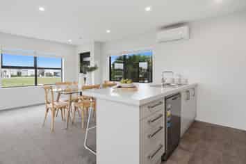 2 Wallingford Crescent, ROLLESTON