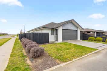 2 Wallingford Crescent, ROLLESTON