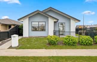 2 Wallingford Crescent, ROLLESTON