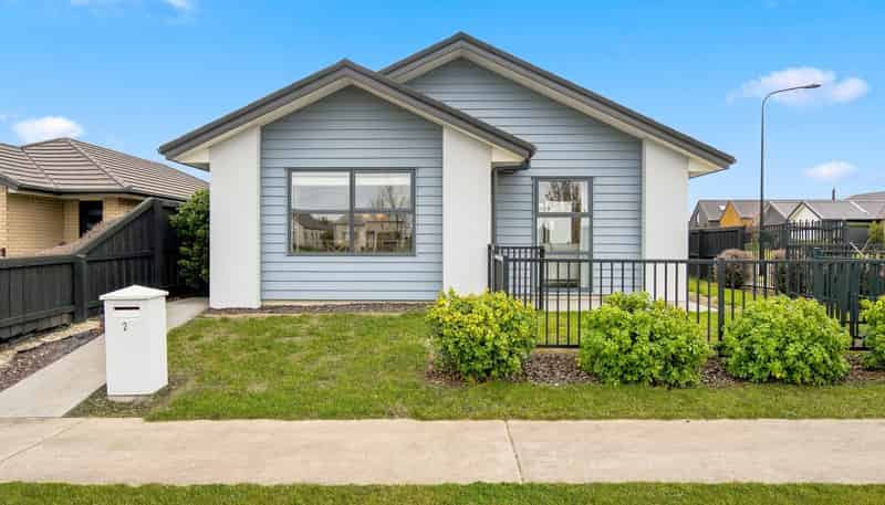 2 Wallingford Crescent, ROLLESTON
