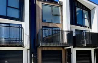 8/317 Lincoln Road, Addington