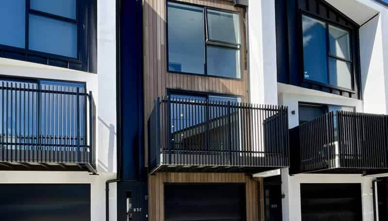 8/317 Lincoln Road, Addington