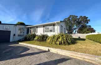 7 Redwood Drive, Massey