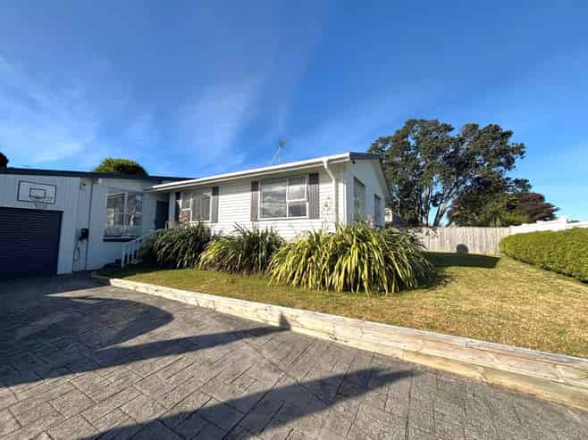 7 Redwood Drive, Massey