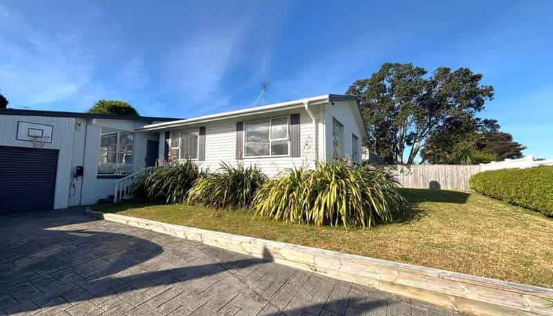 7 Redwood Drive, Massey