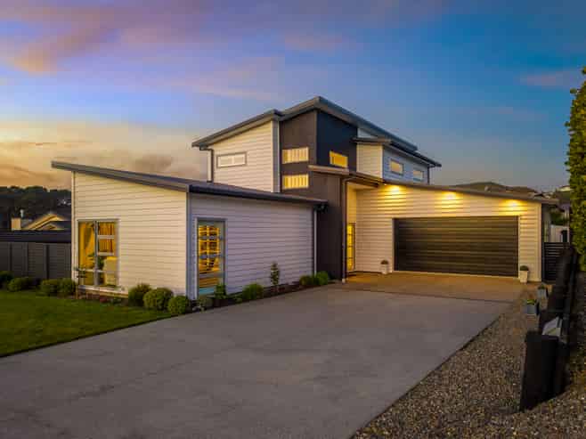 17 John Burke Drive, Aotea
