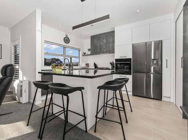 17 John Burke Drive, Aotea