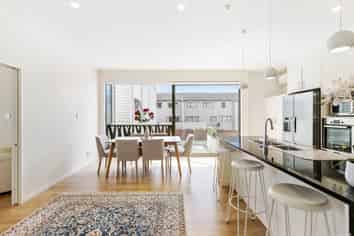 2/21A Mt Smart Road, Royal Oak