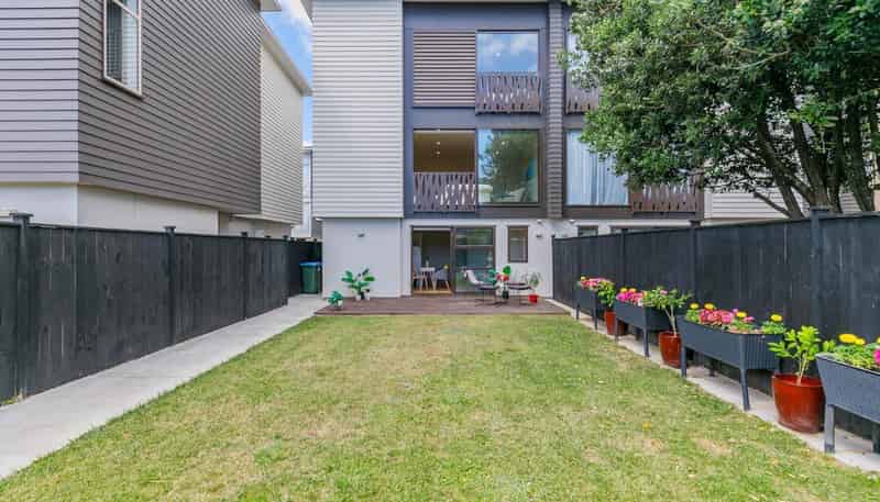 2/21A Mt Smart Road, Royal Oak