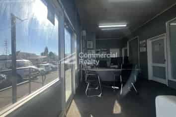 Great South Road Frontage Yard, Workshop & Office