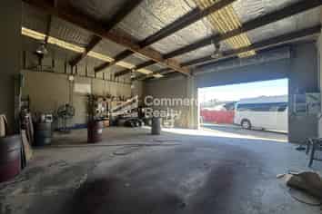 Great South Road Frontage Yard, Workshop & Office