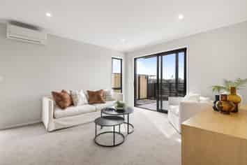 49 Te Aniwaniwa Terrace, Albany