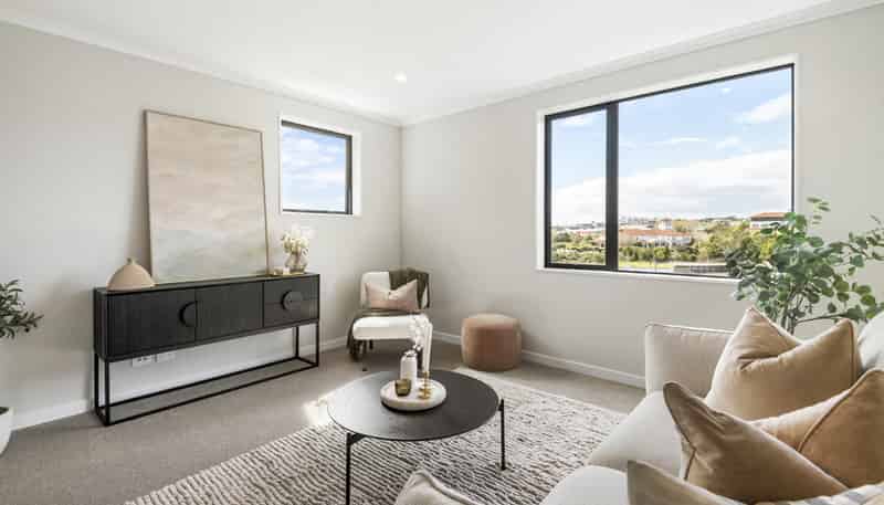 49 Te Aniwaniwa Terrace, Albany