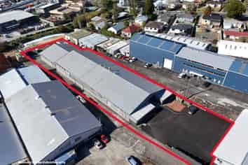 HARD-WORKING CLEAR-SPAN WAREHOUSE
