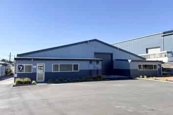 HARD-WORKING CLEAR-SPAN WAREHOUSE

