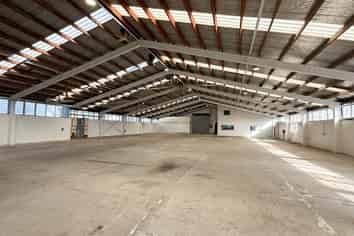 HARD-WORKING CLEAR-SPAN WAREHOUSE
