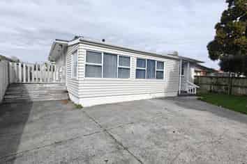 B/37 Cobham Crescent, Kelston
