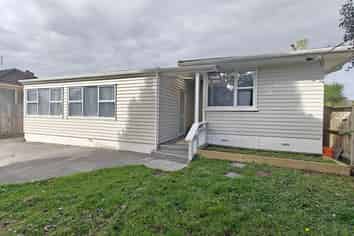 B/37 Cobham Crescent, Kelston