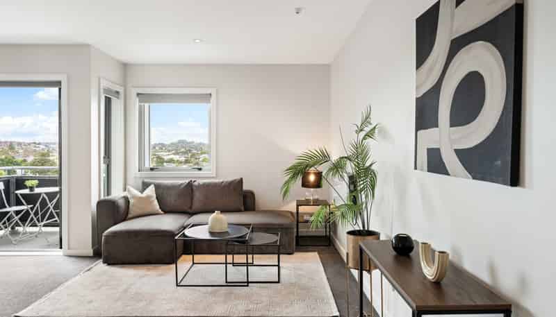 10/2 Western Springs Road, Morningside