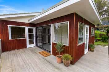 4 Woontons Lane, Titirangi