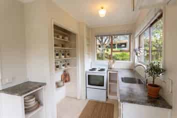 4 Woontons Lane, Titirangi