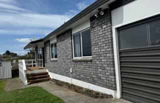 16B Anne Road, Bellevue