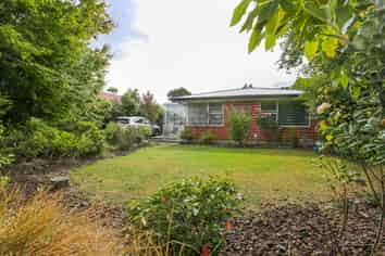 6 Aileen Place, Upper Riccarton
