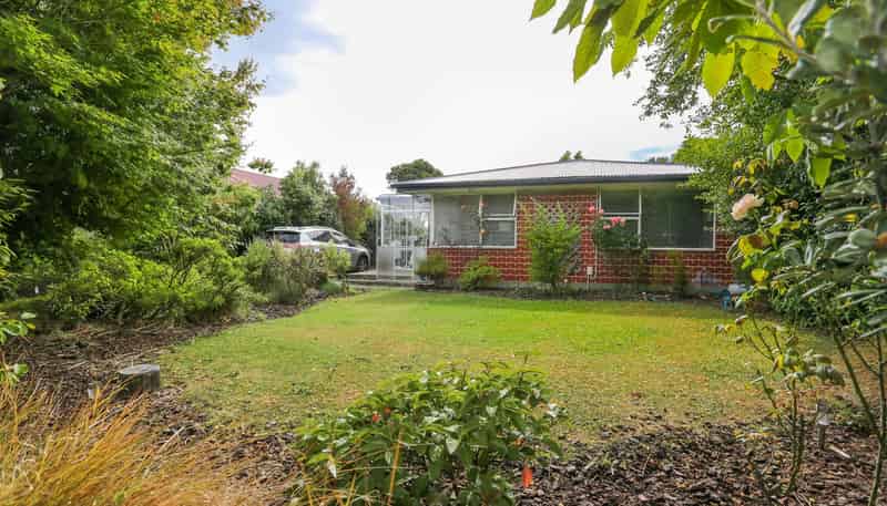 6 Aileen Place, Upper Riccarton