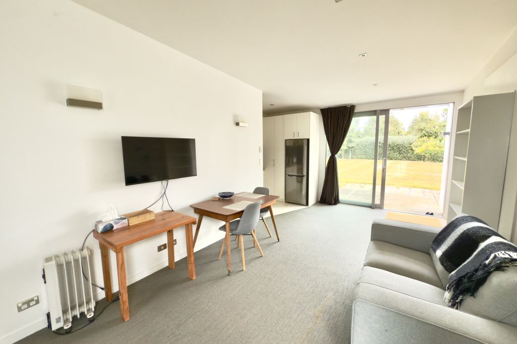 Semi-Rural Living Close to Town - Furnished 2