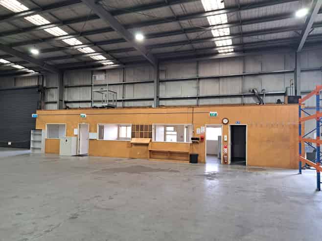 A Modern Gem-Clearspan Warehouse with Secure Yard