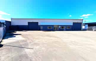 A Modern Gem-Clearspan Warehouse with Secure Yard