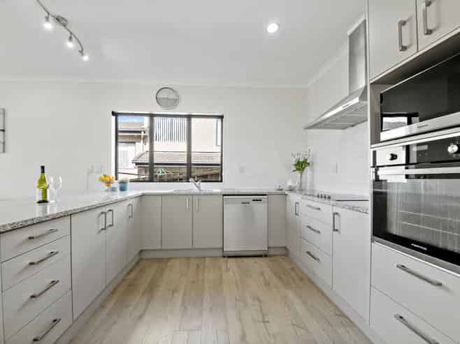 66 Saralee Drive, Manurewa