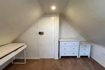 Room 4/51 Royal Terrace, Dunedin Central