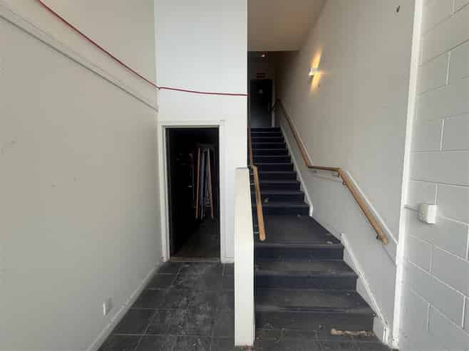 Mount Victoria Showroom or Office