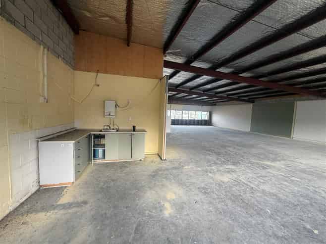 Mount Victoria Showroom or Office
