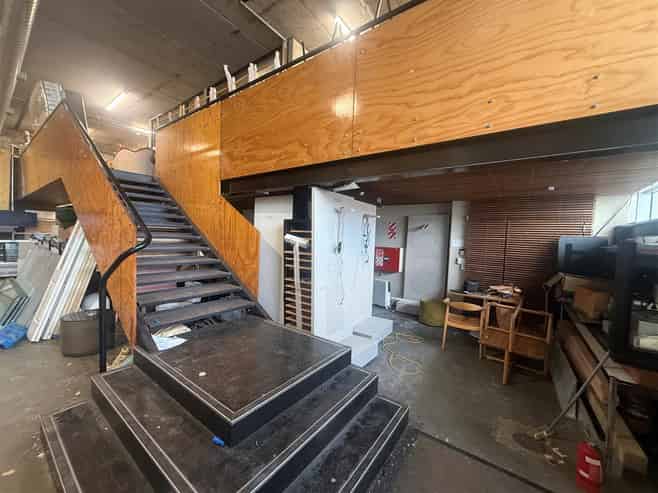 Mount Victoria Showroom or Office
