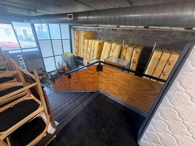 Mount Victoria Showroom or Office