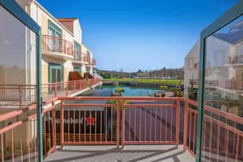 10/164 Harbour Village Drive, Gulf Harbour